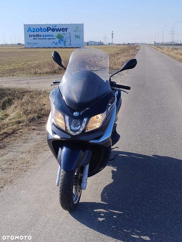 Piaggio X10 - 11