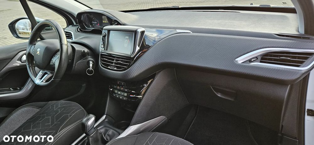 Peugeot 2008 PureTech 82 Allure - 11