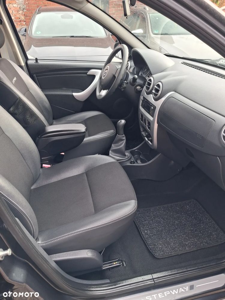 Dacia Sandero 1.6 16V Hi-Flex - 16