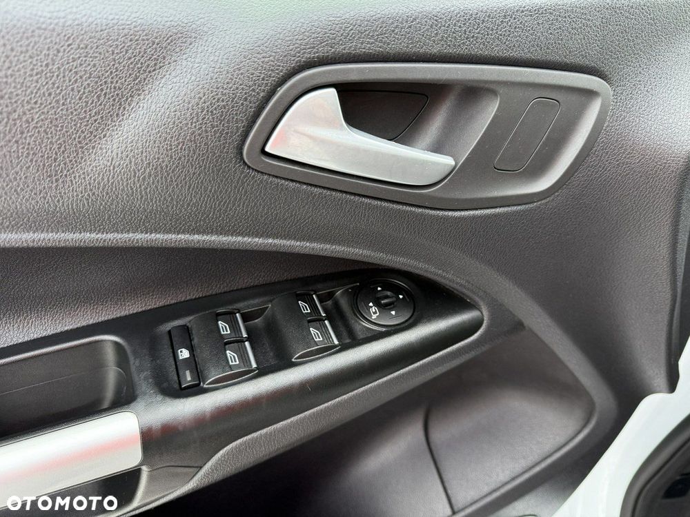 Ford Tourneo Connect Grand - 21