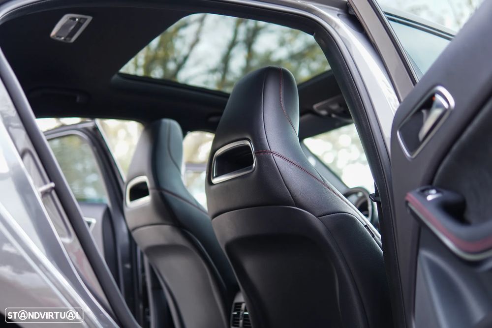 Mercedes-Benz A 180 d AMG Line - 36