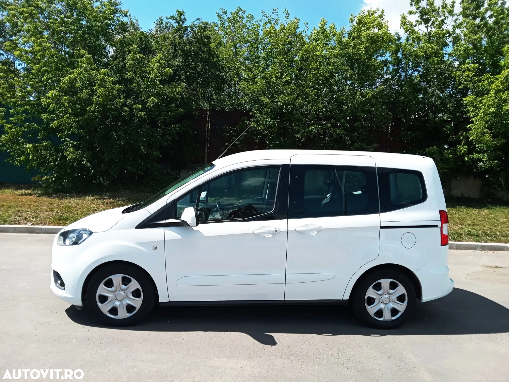 Ford Tourneo Courier 1.5 TDCi Trend - 3