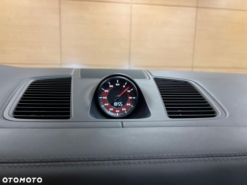 Porsche Cayenne - 20