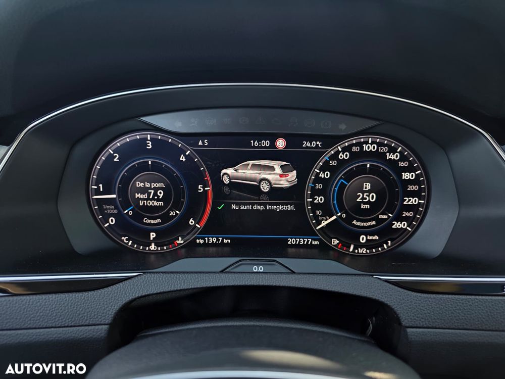 Volkswagen Passat 2.0 TDI DSG 4Motion Highline - 23