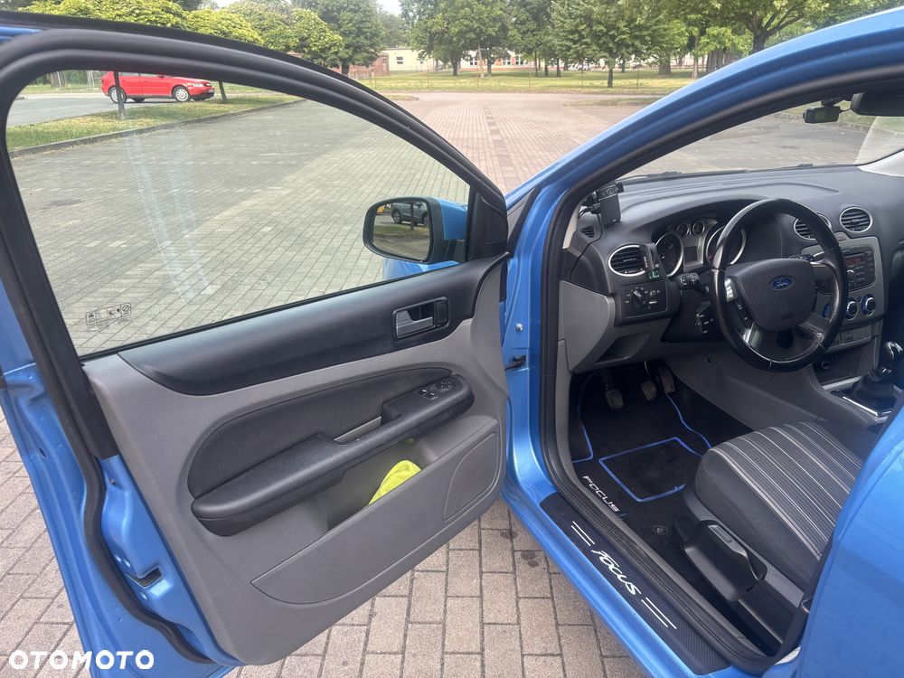 Ford Focus 1.6 16V Style - 15
