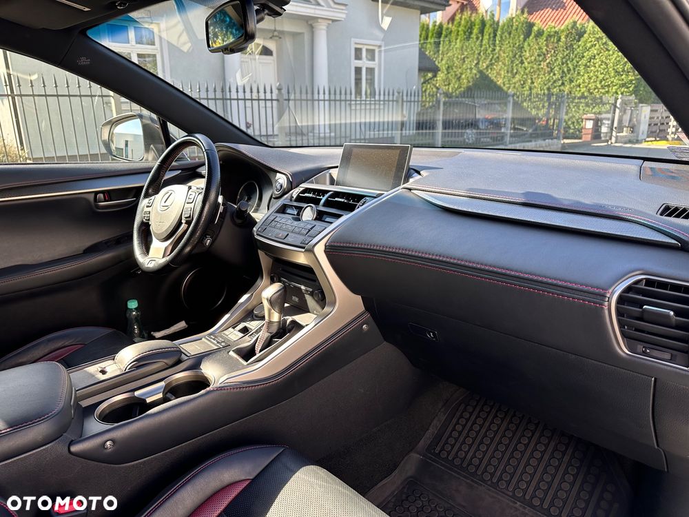 Lexus NX 300h F Sport Edition AWD - 16