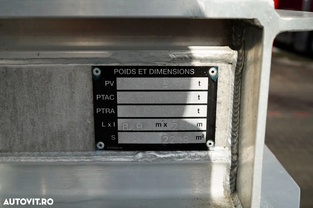 Benalu BENALU / 27 m3 / ALUMINIU / AXĂ RIDICATĂ / GREUTATE: 5.100 KG / PERDĂ ELECTRICĂ - 20