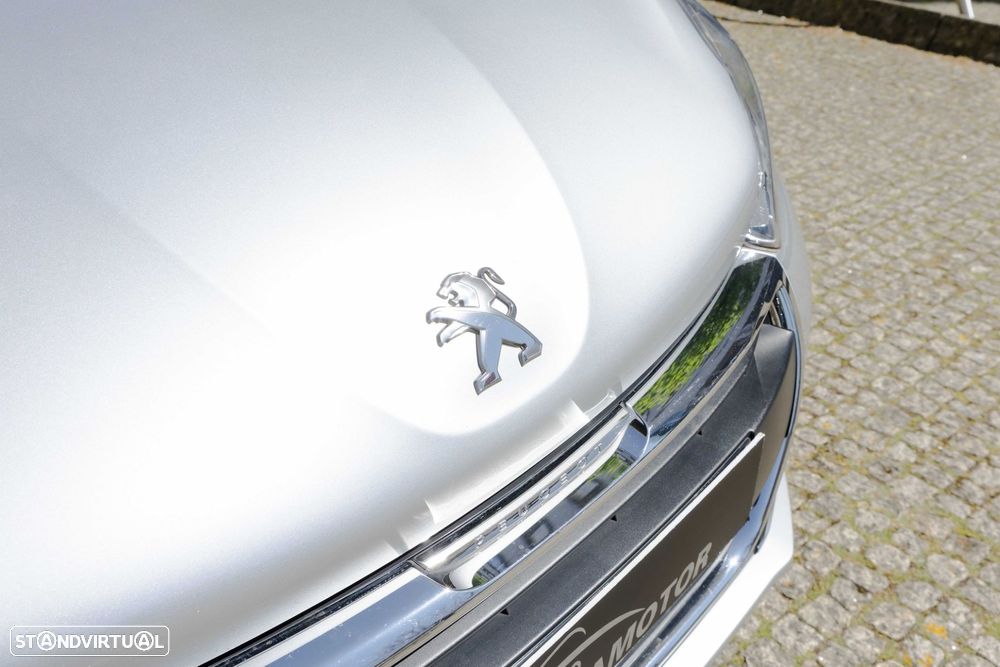 Peugeot 208 1.2 PureTech Active - 8