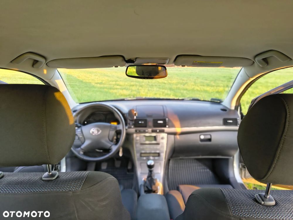Toyota Avensis 2.2 D-4D Sol Platinium - 16
