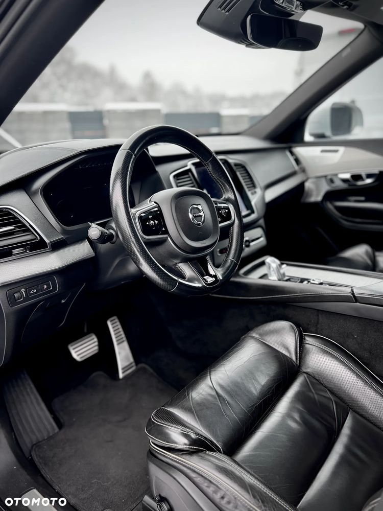 Volvo XC 90 - 9