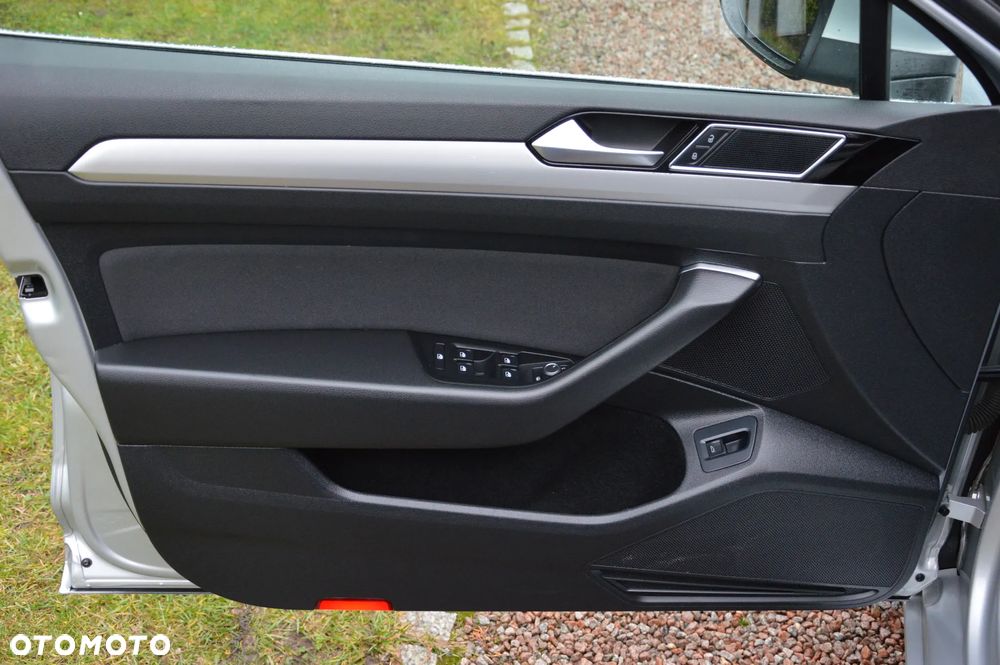 Volkswagen Passat Variant - 21