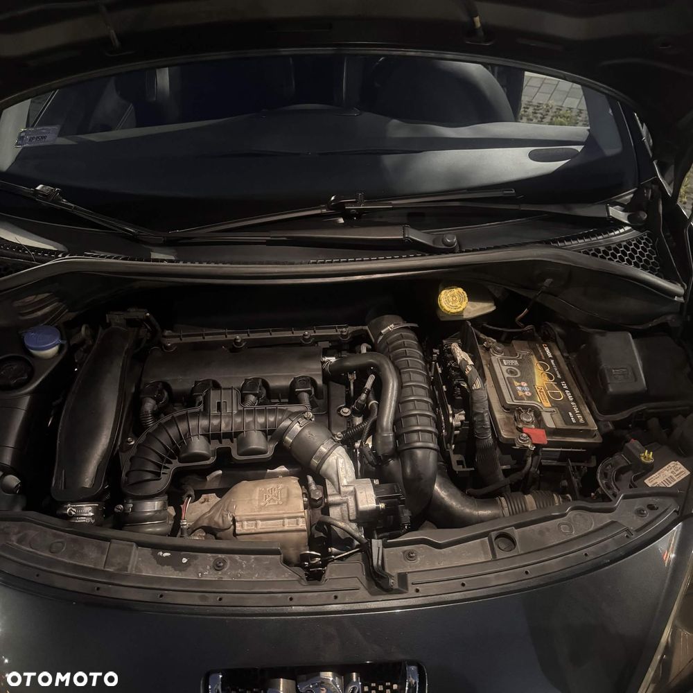 Peugeot 207 - 8