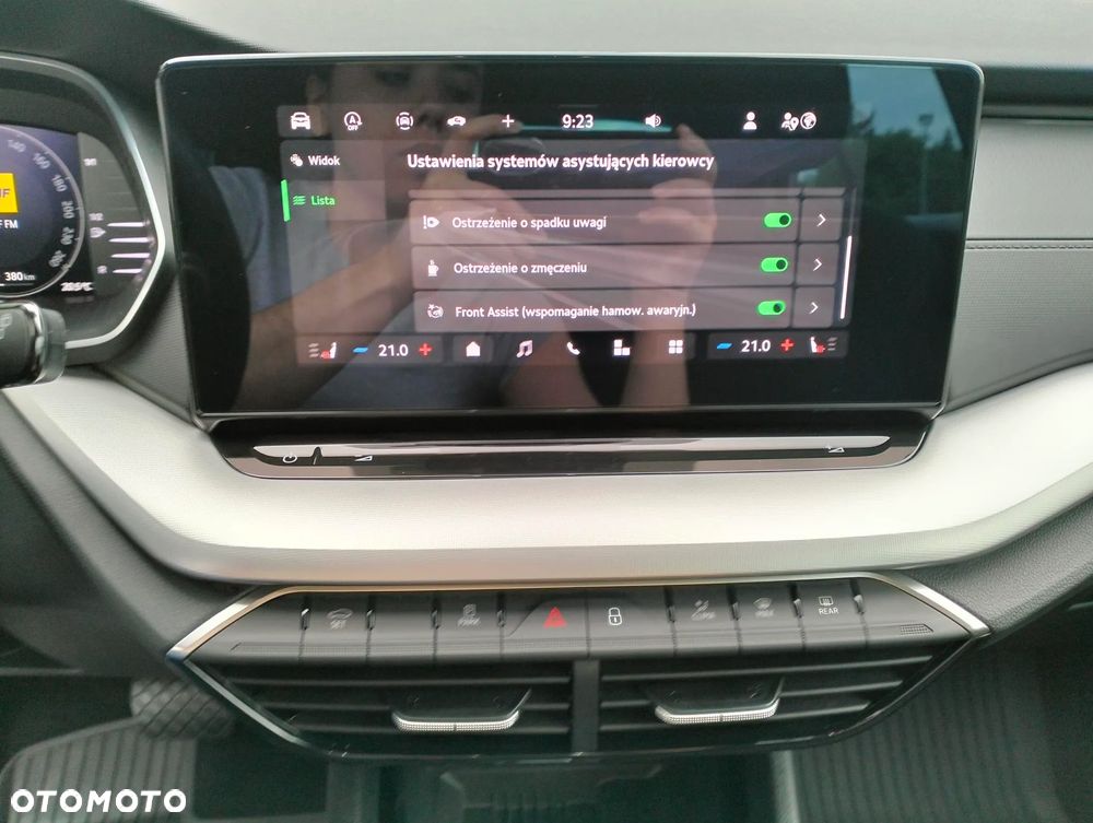 Skoda Octavia ver-1-5-tsi-mhev-dsg-selection - 24