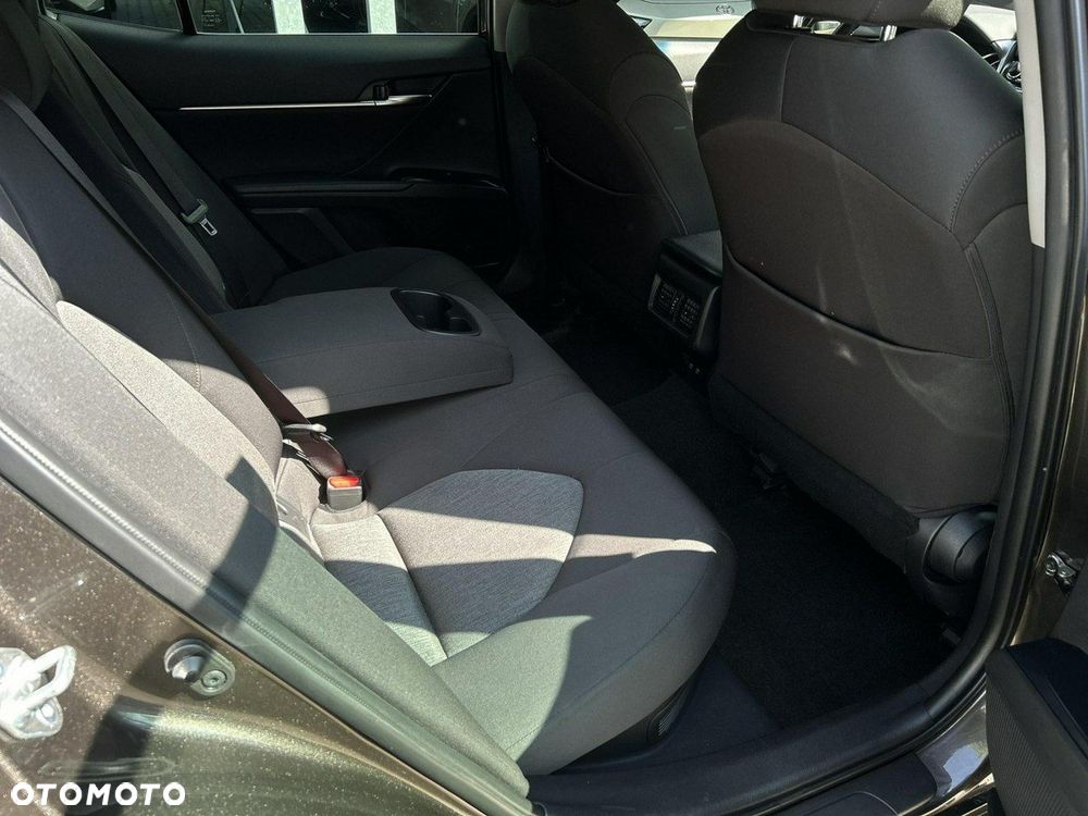 Toyota Camry 2.5 Hybrid Comfort CVT - 13