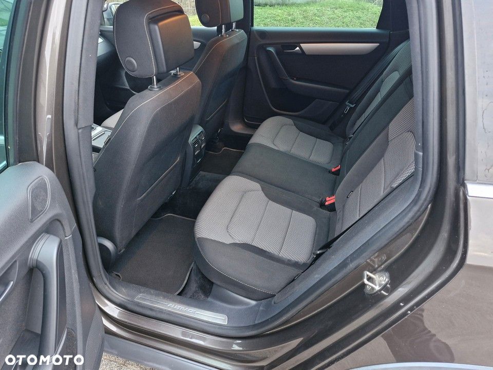 Volkswagen Passat Alltrack - 19
