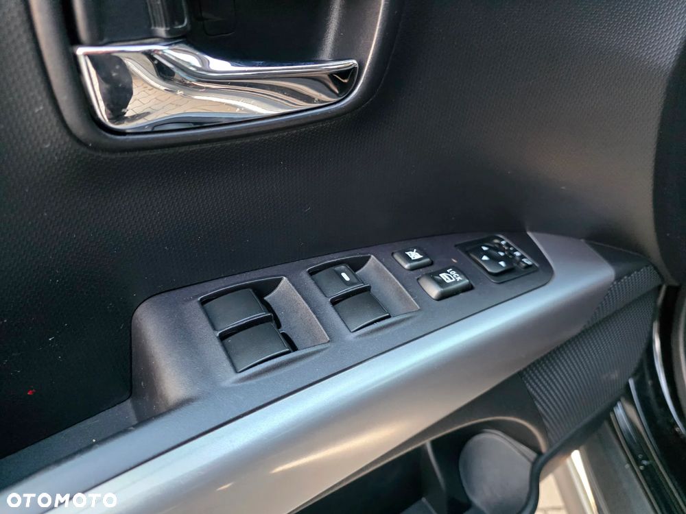 Mitsubishi Outlander - 17