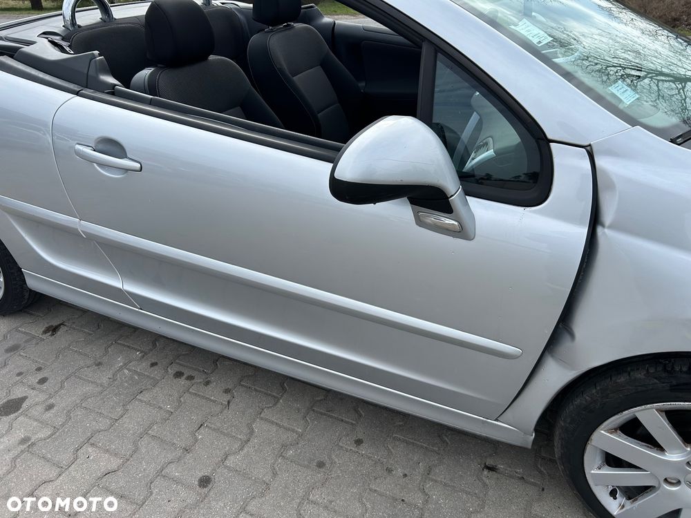 Peugeot 207 - 23