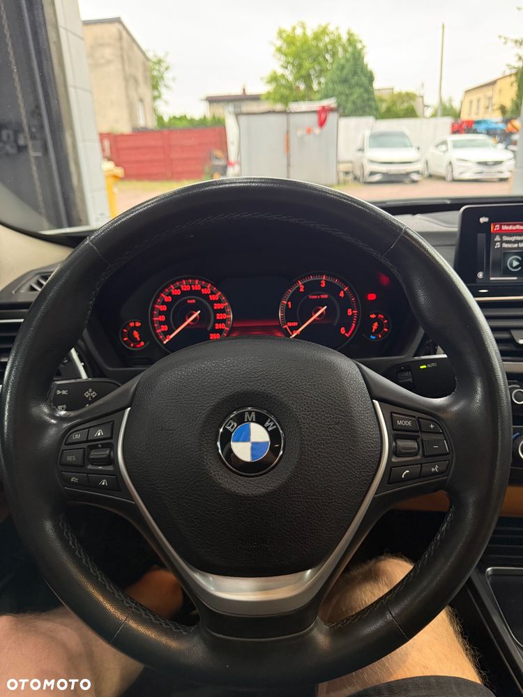 BMW 3GT 320d xDrive Luxury Line - 28