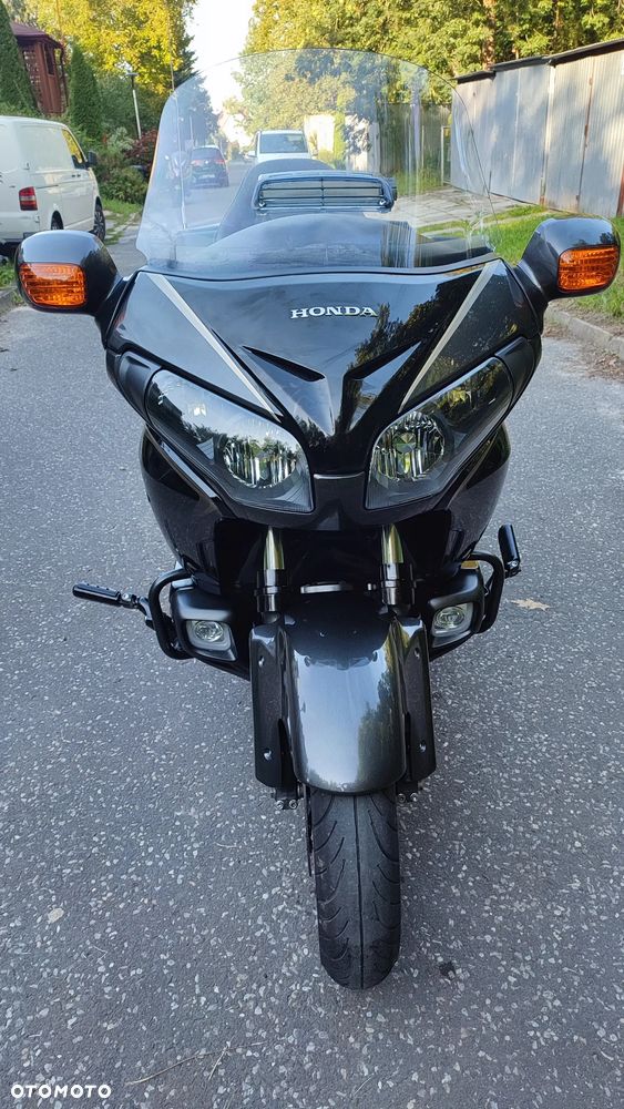 Honda GL - 5
