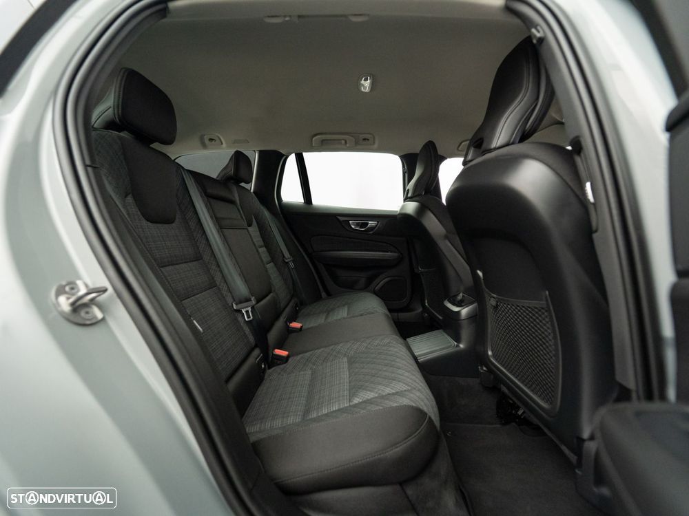 Volvo V60 2.0 T6 AWD TE Essential - 47