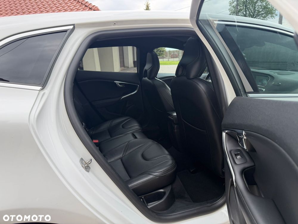 Volvo V40 D2 Inscription - 15
