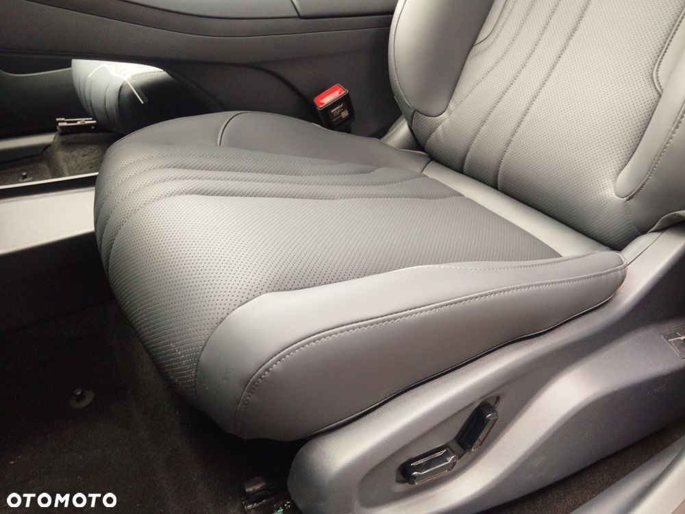 Geely Starray EM-i 1.5 PHEV Max - 13