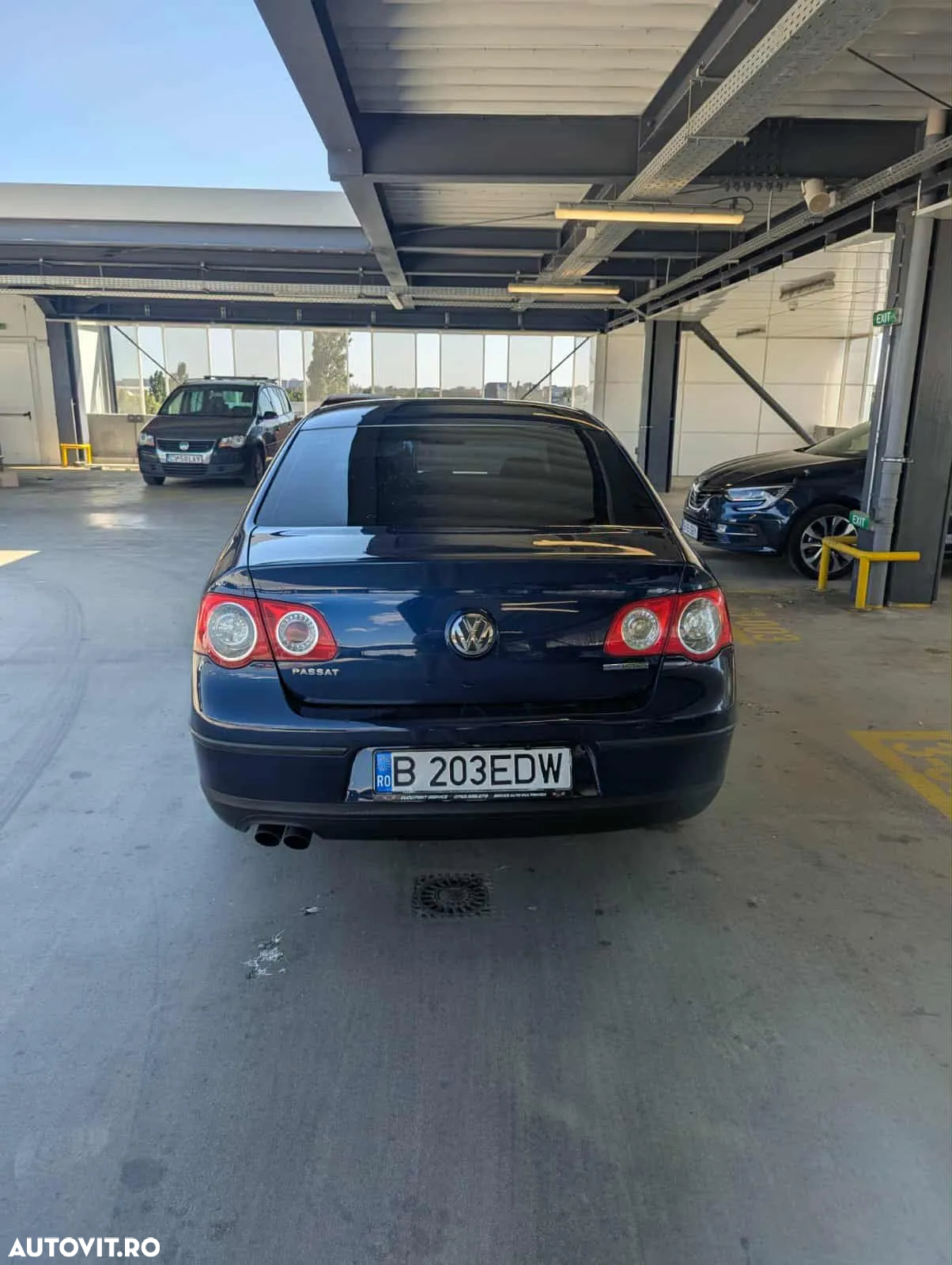 Volkswagen Passat 2.0TDI Comfortline DPF Bluemotion Technology - 18