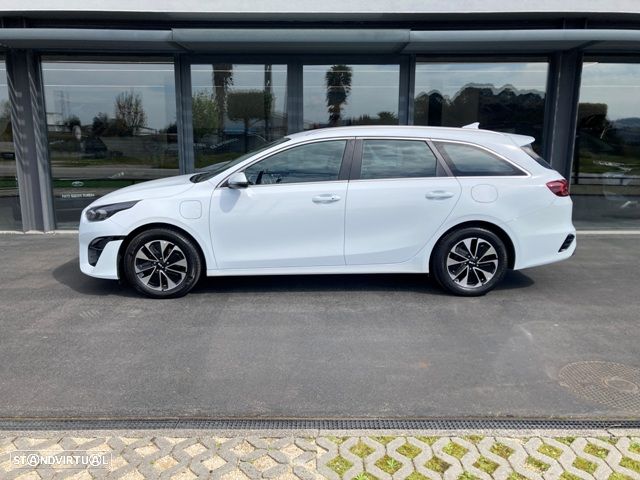 Kia Ceed SW 1.6 GDI DCT OPF Inspiration - 4