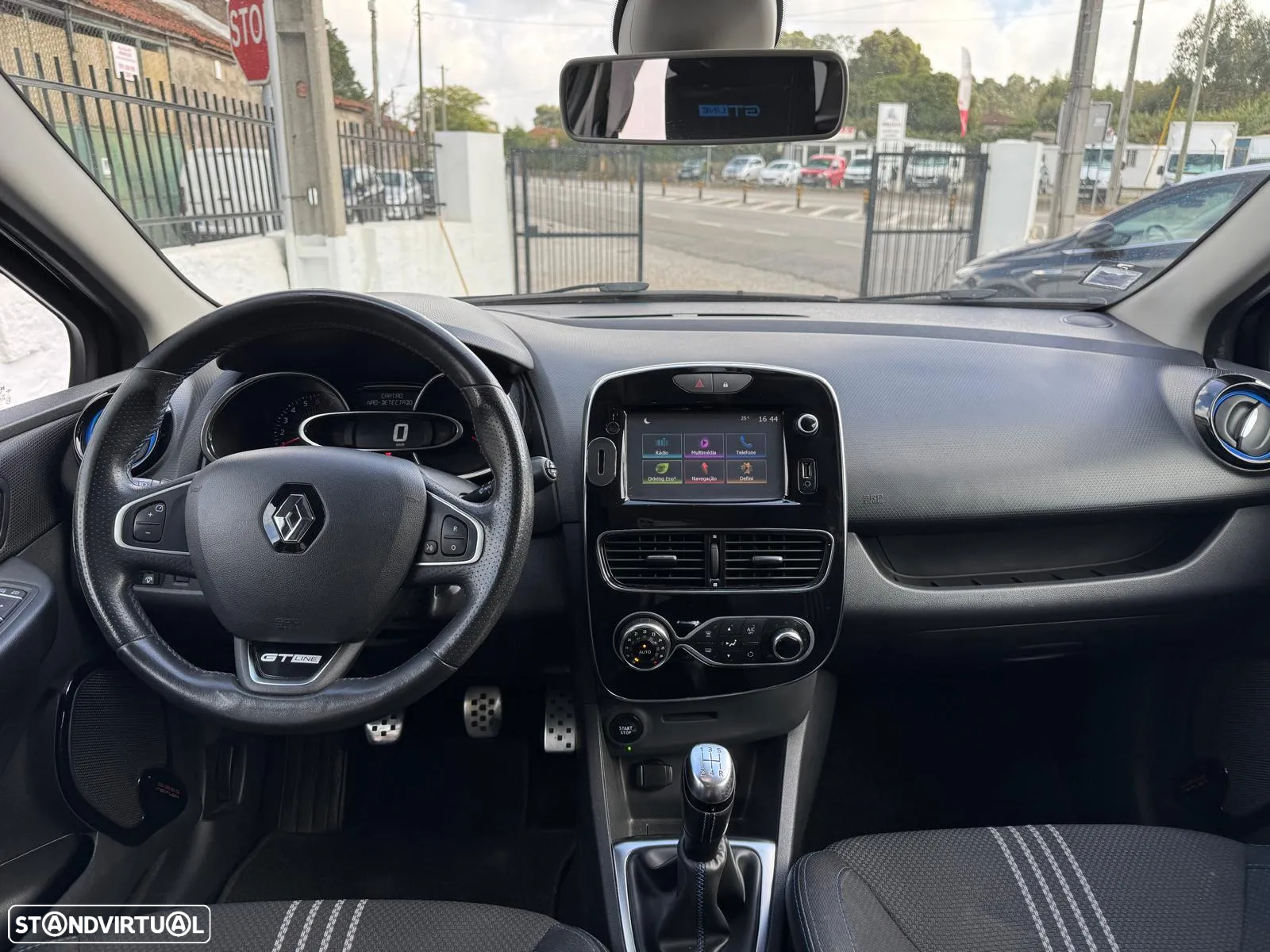Renault Clio Sport Tourer 1.2 TCe GT Line - 13