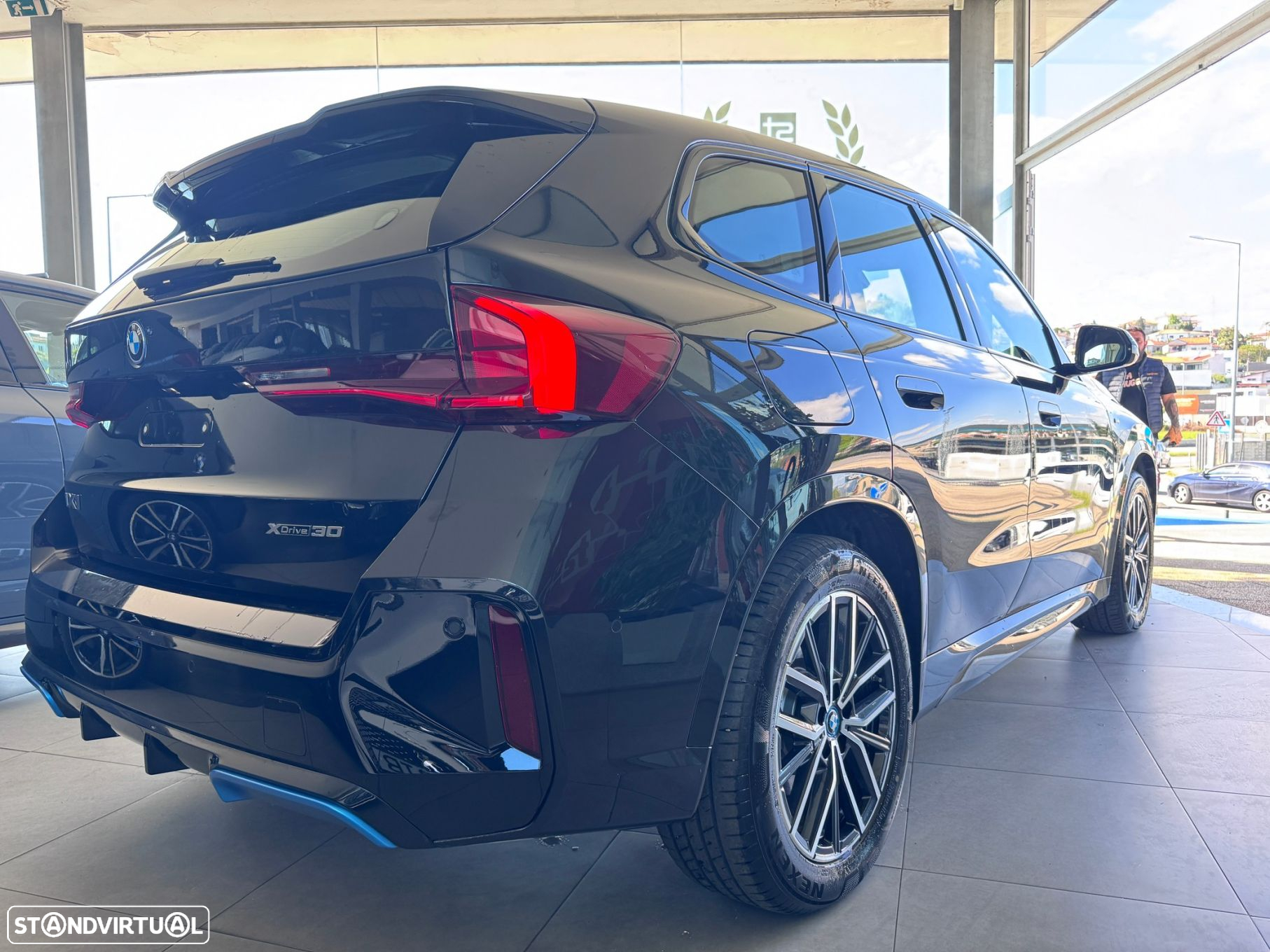 BMW iX1 xDrive30 Pack Desportivo M - 4