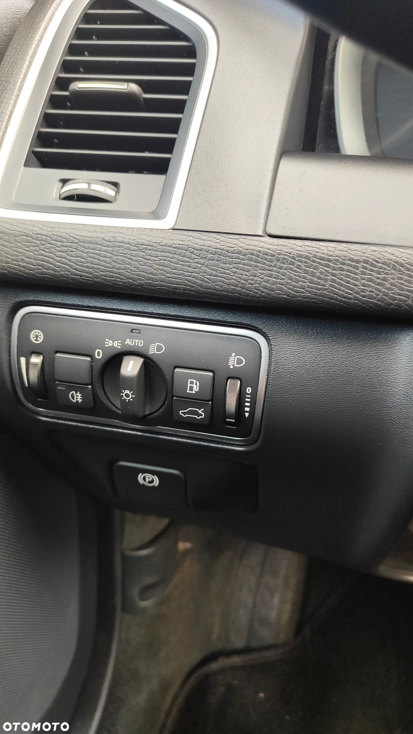 Volvo XC 60 D3 Drive-E Momentum - 22
