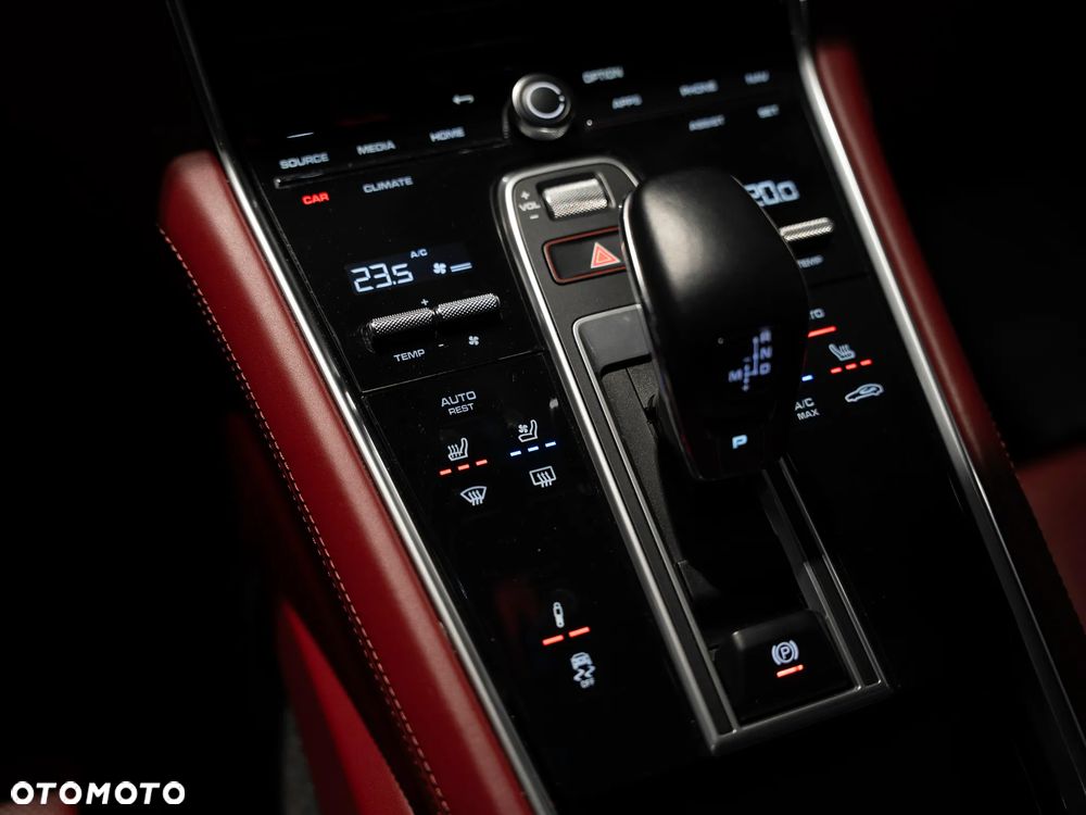 Porsche Panamera GTS - 30
