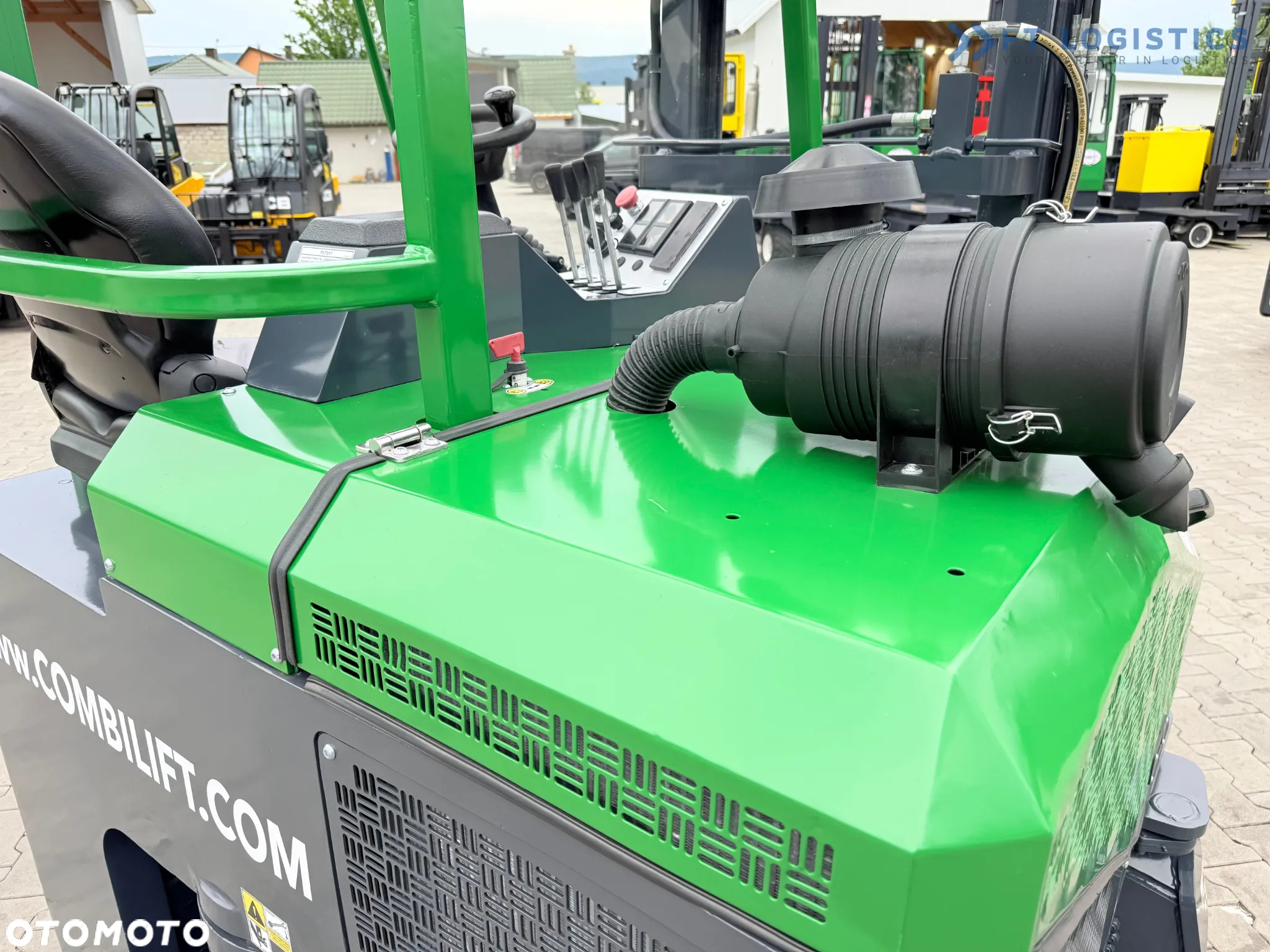 Combilift CB3000 / DIESEL / TRIPLEX 4900MM / WOLNY SKOK / PRZESUW WIDEŁ / POZYCJONER / WIDŁY 1500MM / JAK NOWY - 39
