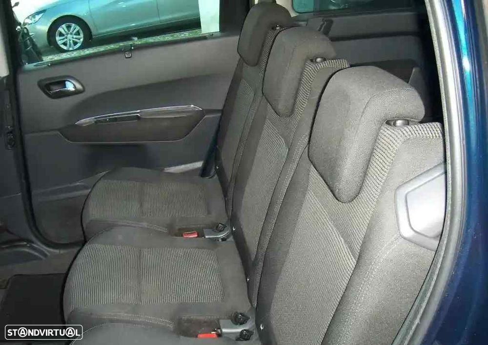 Peugeot 5008 1.6 HDi 5L Allure J17 - 55