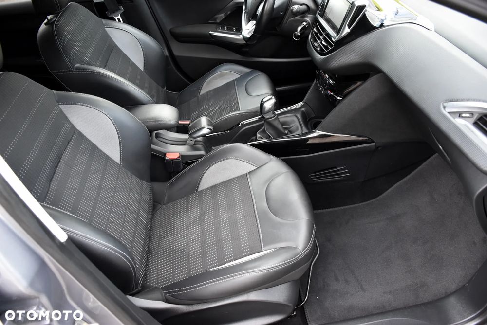 Peugeot 2008 BlueHDi 100 Allure - 24