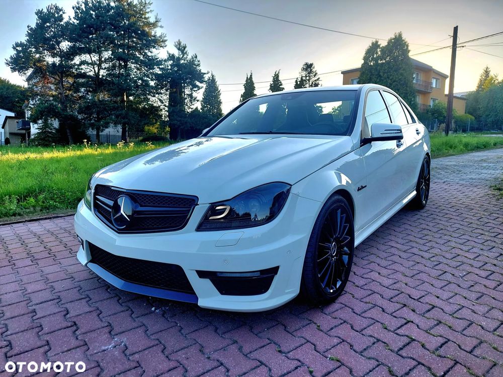 Mercedes-Benz Klasa C 63 AMG AMG SPEEDSHIFT MCT AMG Performance Package - 9