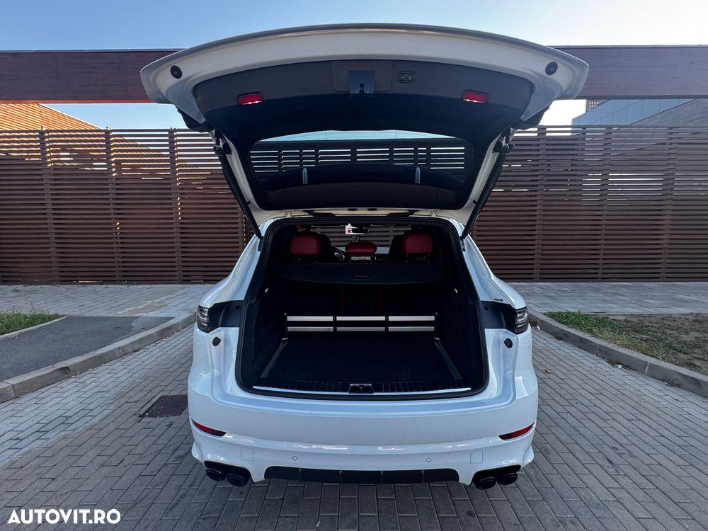 Porsche Cayenne Tiptronic S Platinum Edition - 25