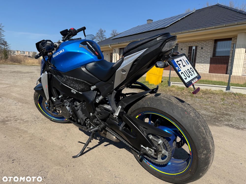 Suzuki GSX 1000 - 3