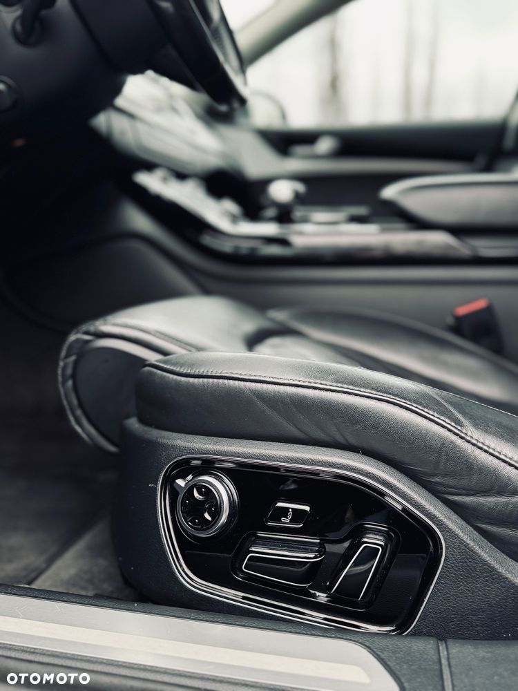 Audi A8 4.2 TDI DPF (clean diesel) quattro tiptronic - 13