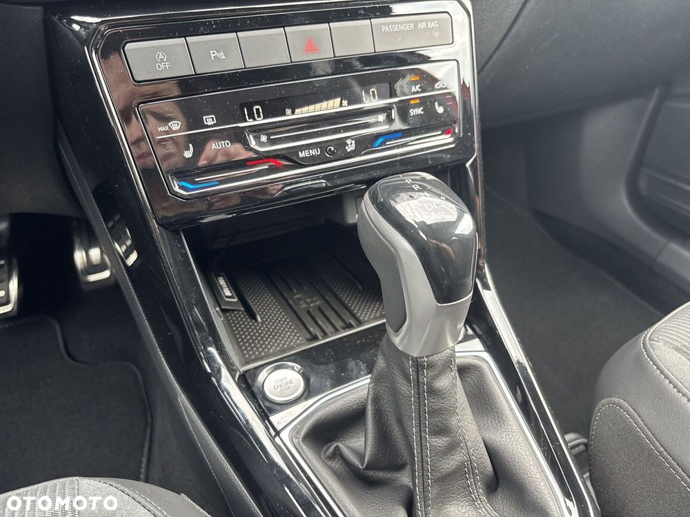 Volkswagen T-Cross - 28