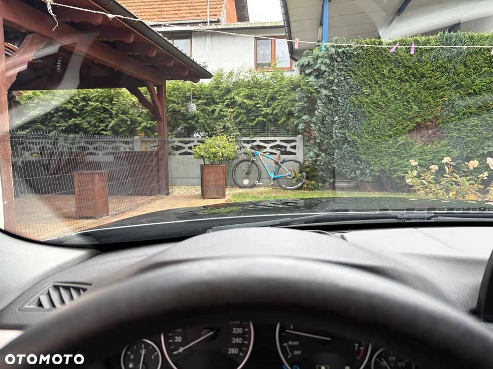 BMW Seria 3 320i Touring Sport-Aut Sport Line - 12