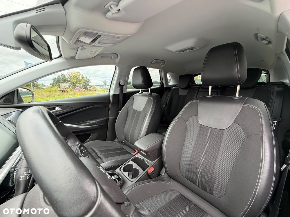 Opel Grandland 1.2 T Business Elegance S&S - 10