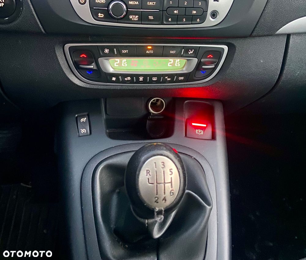 Renault Grand Scenic - 13