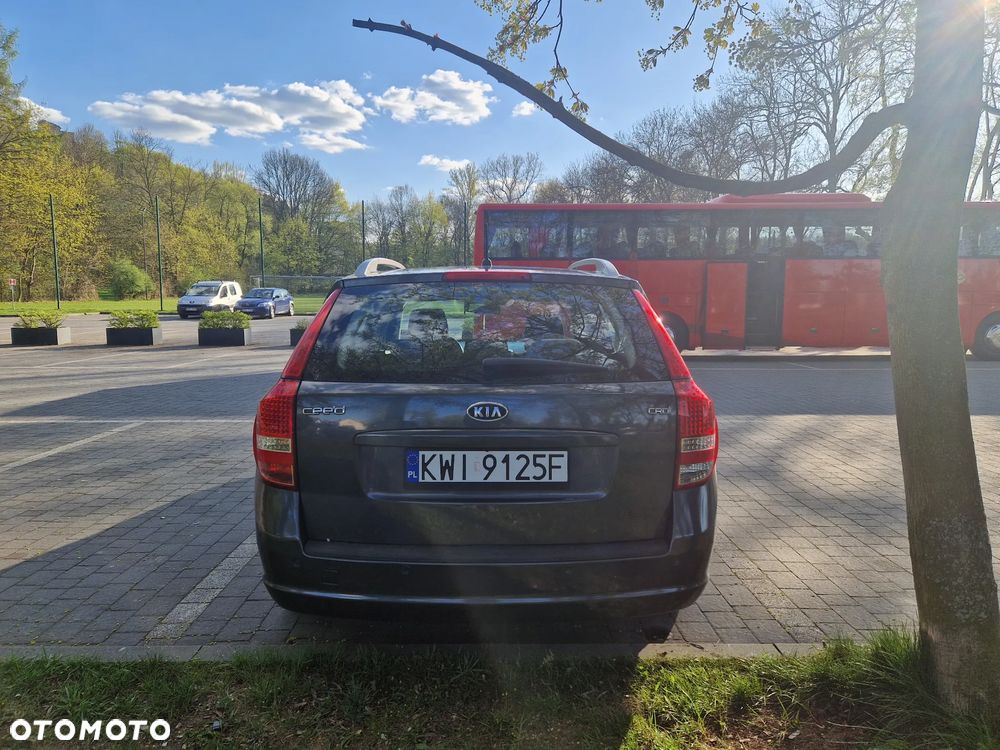Kia Ceed 1.6 Crdi Comfort + - 6