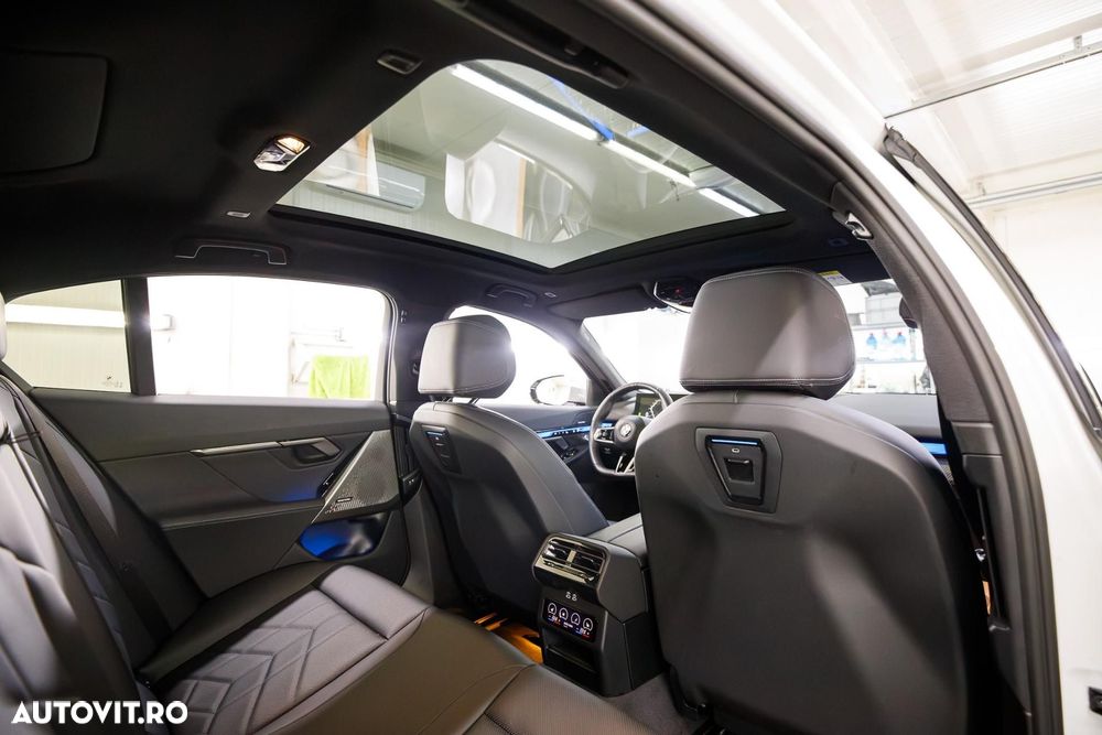 BMW 5 Series 2025 — imagine 16