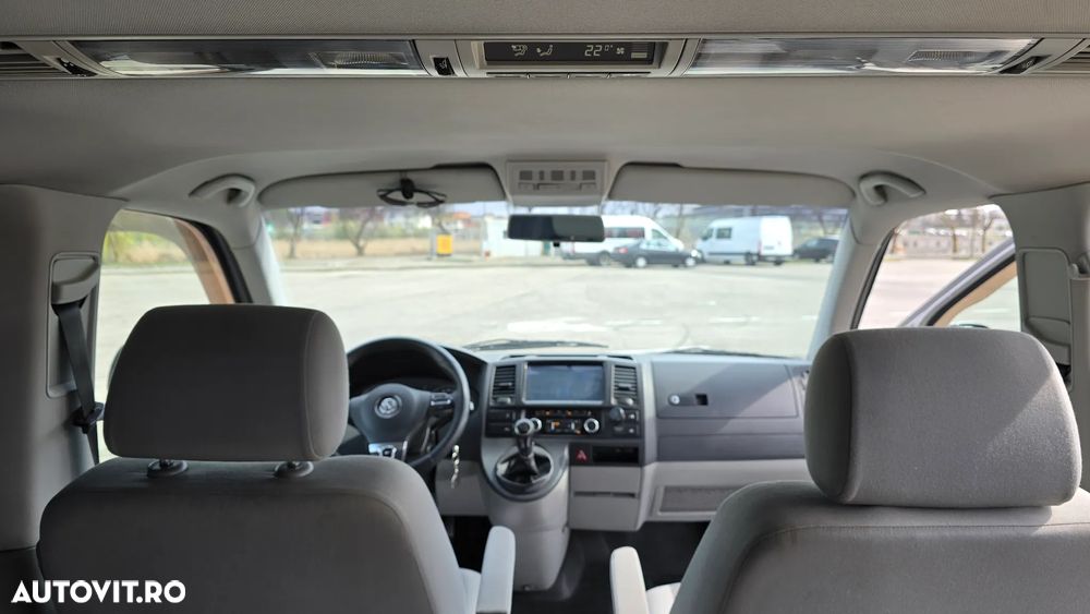 Volkswagen Caravelle - 5