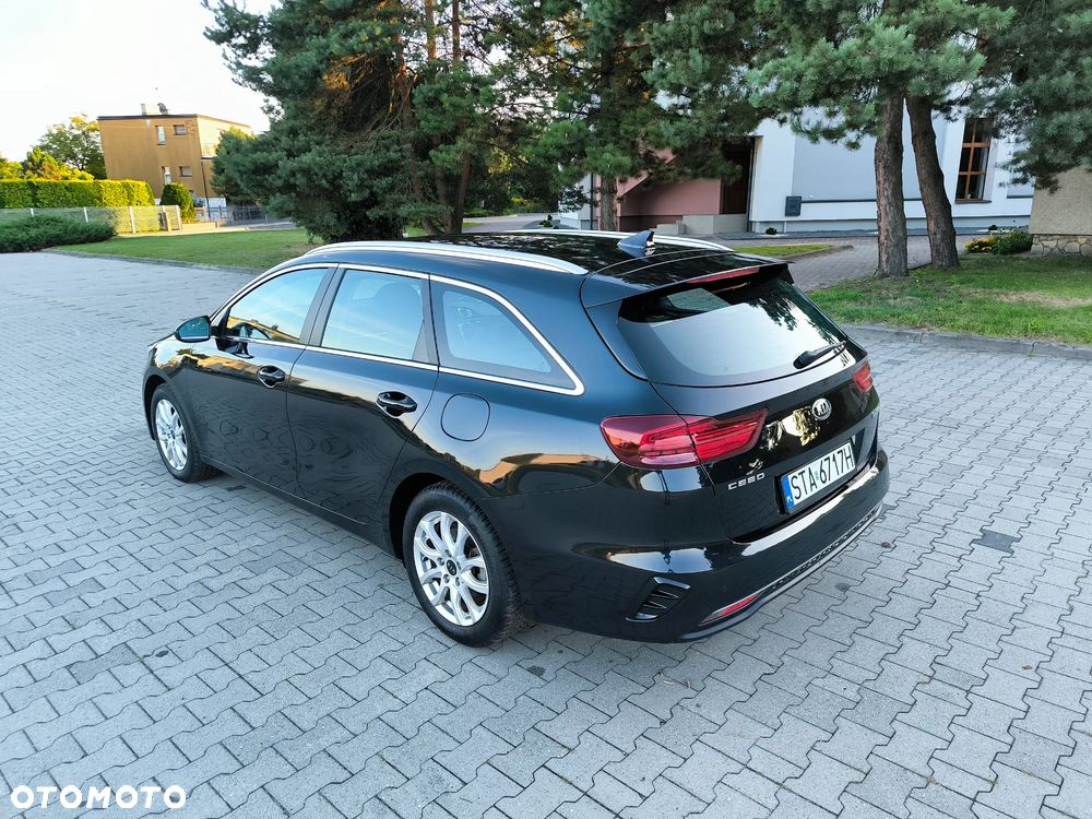 Kia Ceed 1.6 CRDi Eco-Dynamics+(48V Mild-Hybr.) DCT7 Platinum Edition - 7