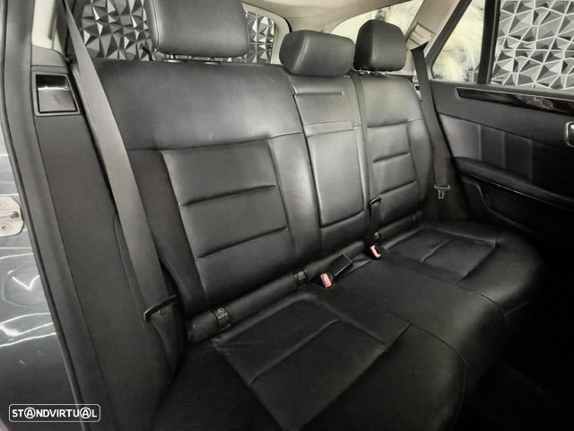 Mercedes-Benz E 220 CDi Avantgarde BlueEfficiency Auto - 25