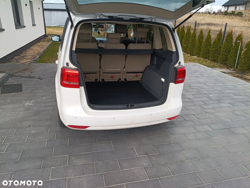 Volkswagen Touran 2.0 TDI DPF Highline DSG - 13