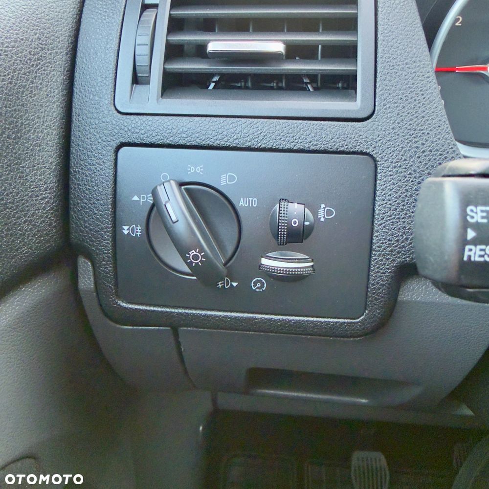 Ford Kuga 2.0 TDCi 4x4 Titanium - 16